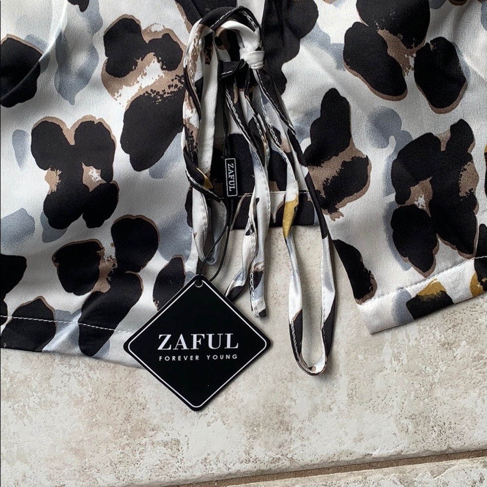 BOGO FREE! NWT ZAFUL Top - Picture 4 of 4